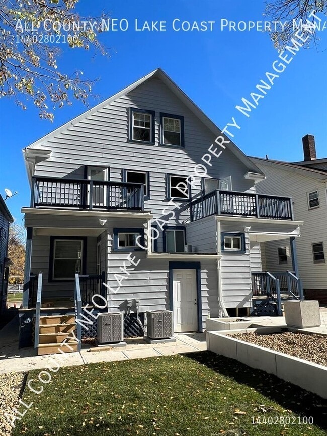 Building Photo - 1472 Ridgewood Ave