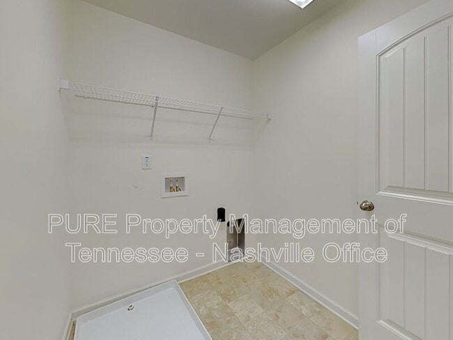 Building Photo - 819 Kennear Ln