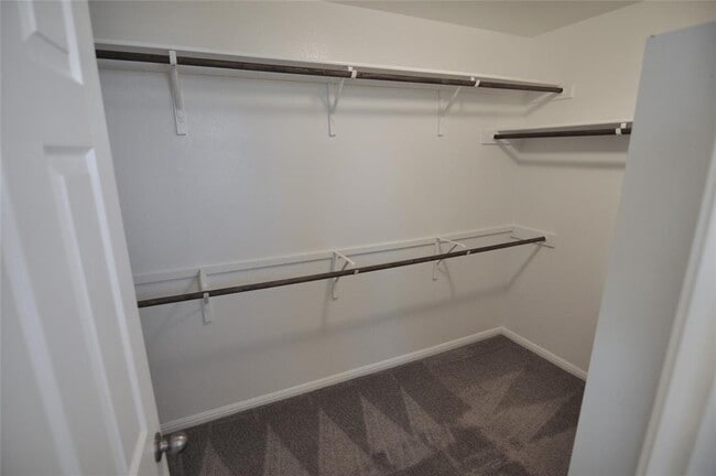 Building Photo - 10612 Harwood Overlook Cove