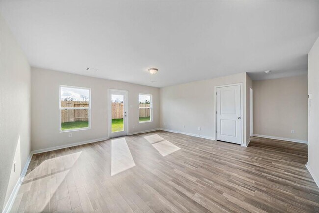Building Photo - 266 Bluebonnet-
