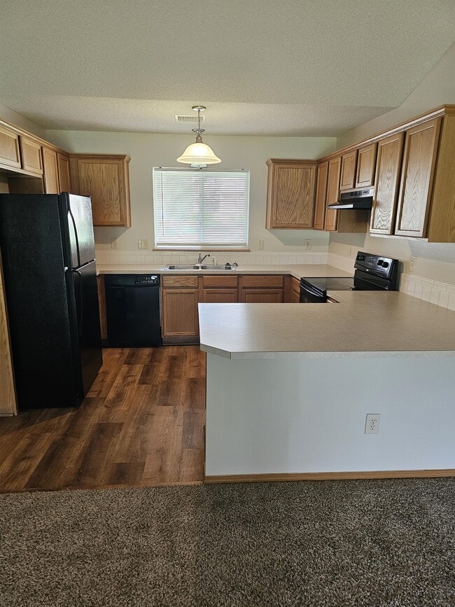 Building Photo - 726 Highland Ridge Dr