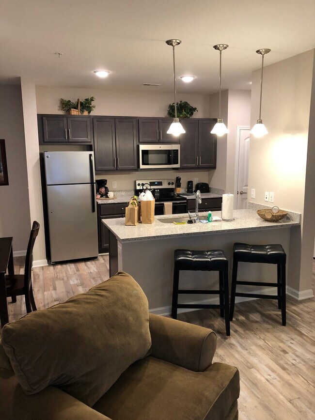 Building Photo - 1445 Broadcloth St