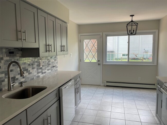 Building Photo - 54 Schneider Ln