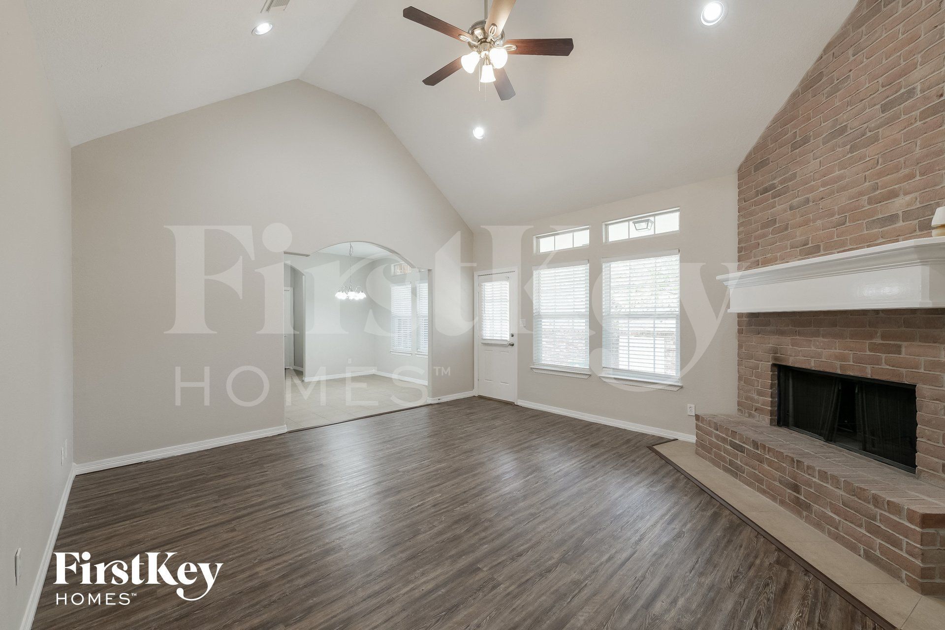 Building Photo - 295 Cypress Dr