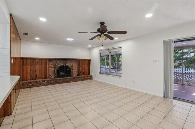 Building Photo - 3100 N Canal Dr