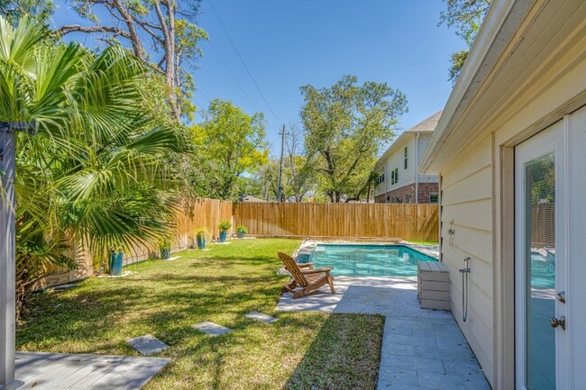 Building Photo - 12458 Woodthorpe Ln