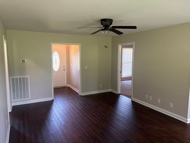 Building Photo - Quaint Ranch style home in Clarksville