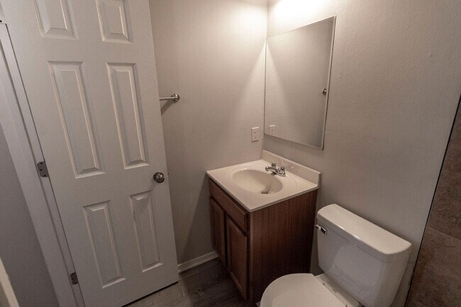Building Photo - 211 Wheaton Ct