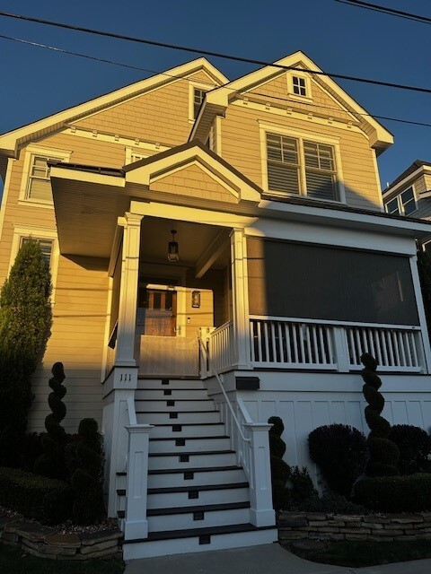 Building Photo - 111 N Evergreen Ave