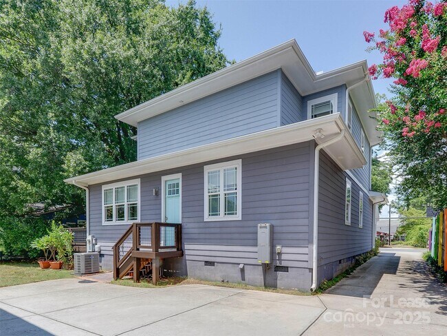 Building Photo - 3024 Yadkin Ave