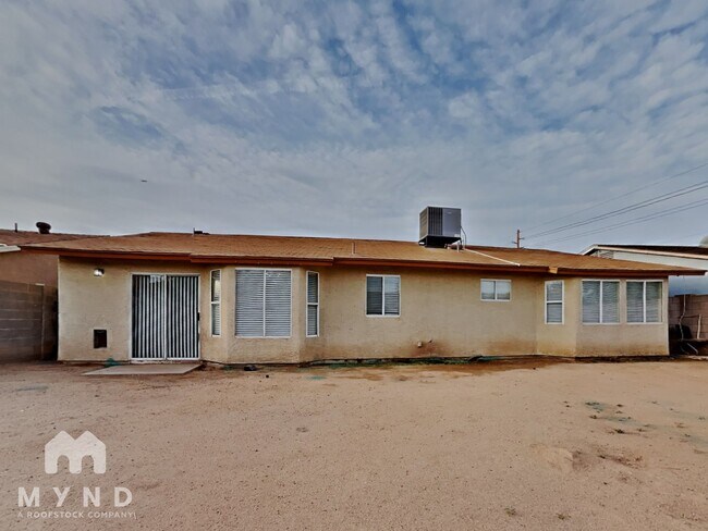 Building Photo - 6642 W Pima St