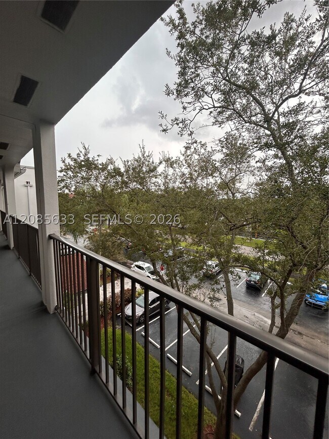 Building Photo - 1351 SW 125th Ave