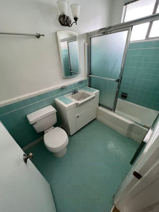 Building Photo - 1236 N Sweetzer Ave