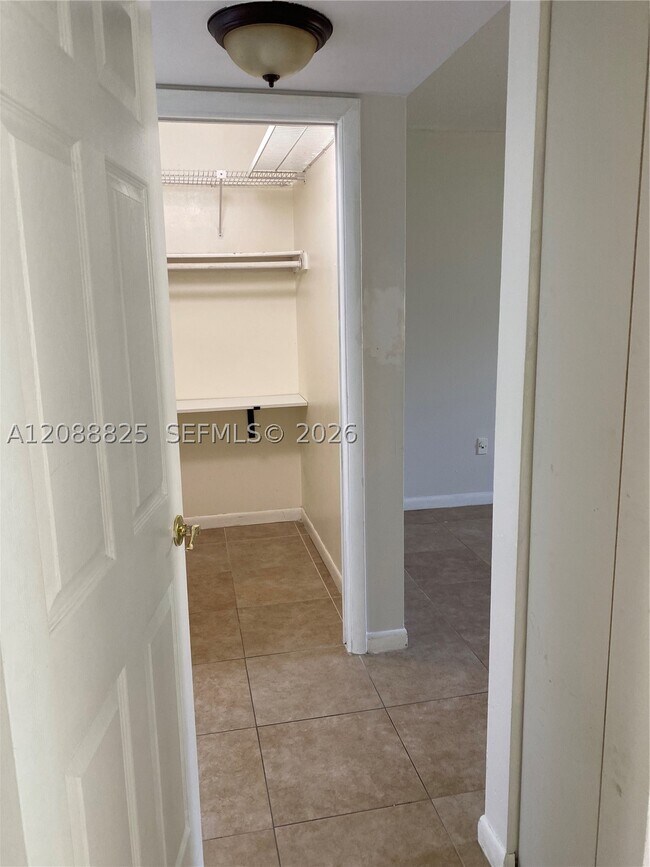 Building Photo - 10625 SW 112th St