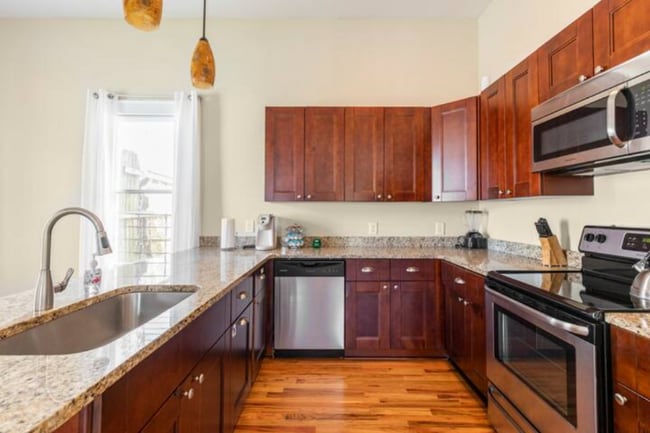 Building Photo - 684 Grady Pl SW