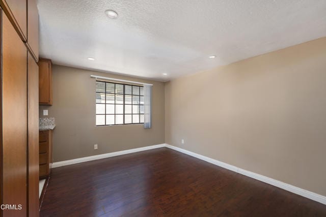 Building Photo - 64 N Oak Ave