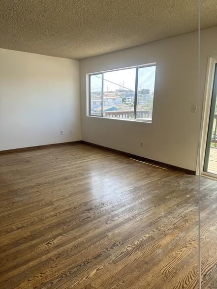 Building Photo - 1642 Carlson Ln