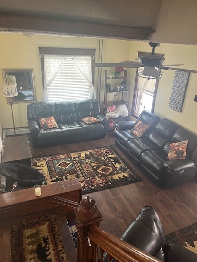 Building Photo - 121 E Scribner Ave