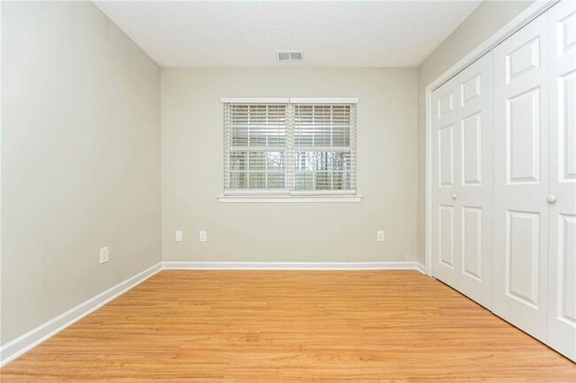 Building Photo - 124 Springvalley Cir