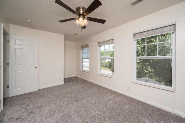 Building Photo - **BE THE LUCKY ONE TO LIVE IN THIS UPDATED NASHVILLE/ BELLEVUE HOME**