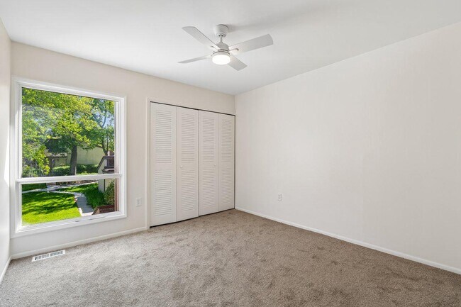 Building Photo - 11273 Skilift Ct