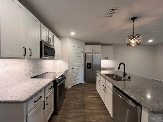 Building Photo - 5789 Guinevere Ln
