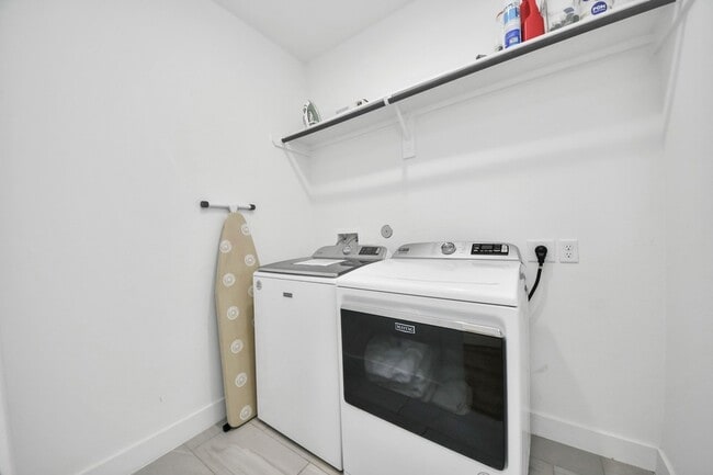 Building Photo - 3004 Holman St