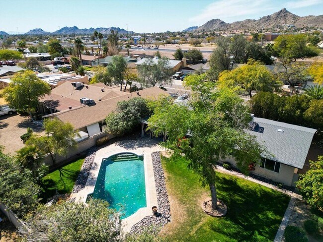 Building Photo - 14237 N 34th Way