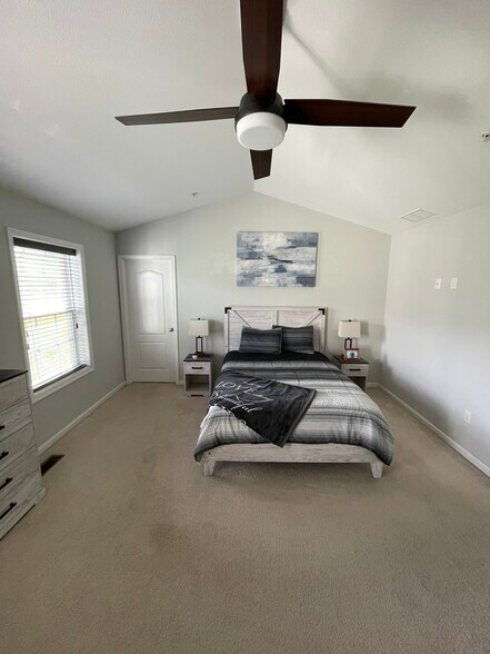 Building Photo - 680 Freedom Dr