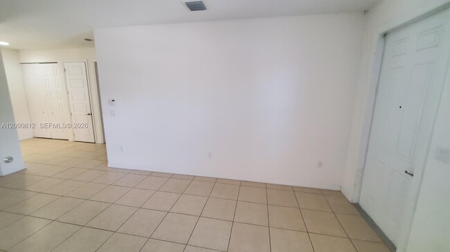 Building Photo - 652 NE 191st Terrace