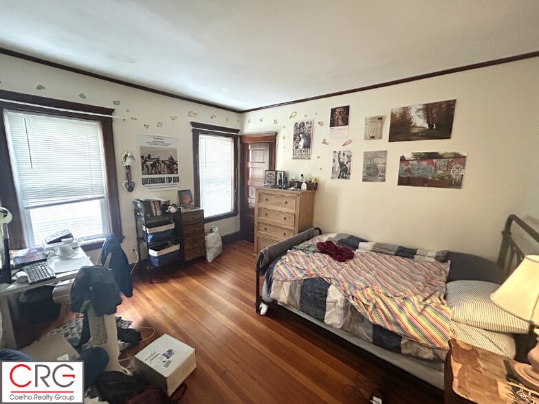 Building Photo - 183 College Ave