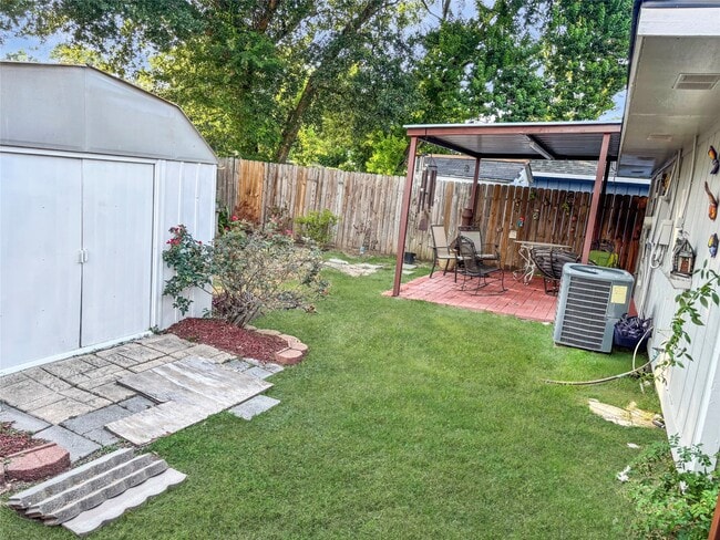 Building Photo - 23211 Tree House Ln