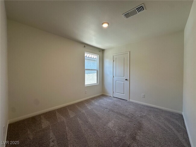 Building Photo - 6988 Sylmar Ave