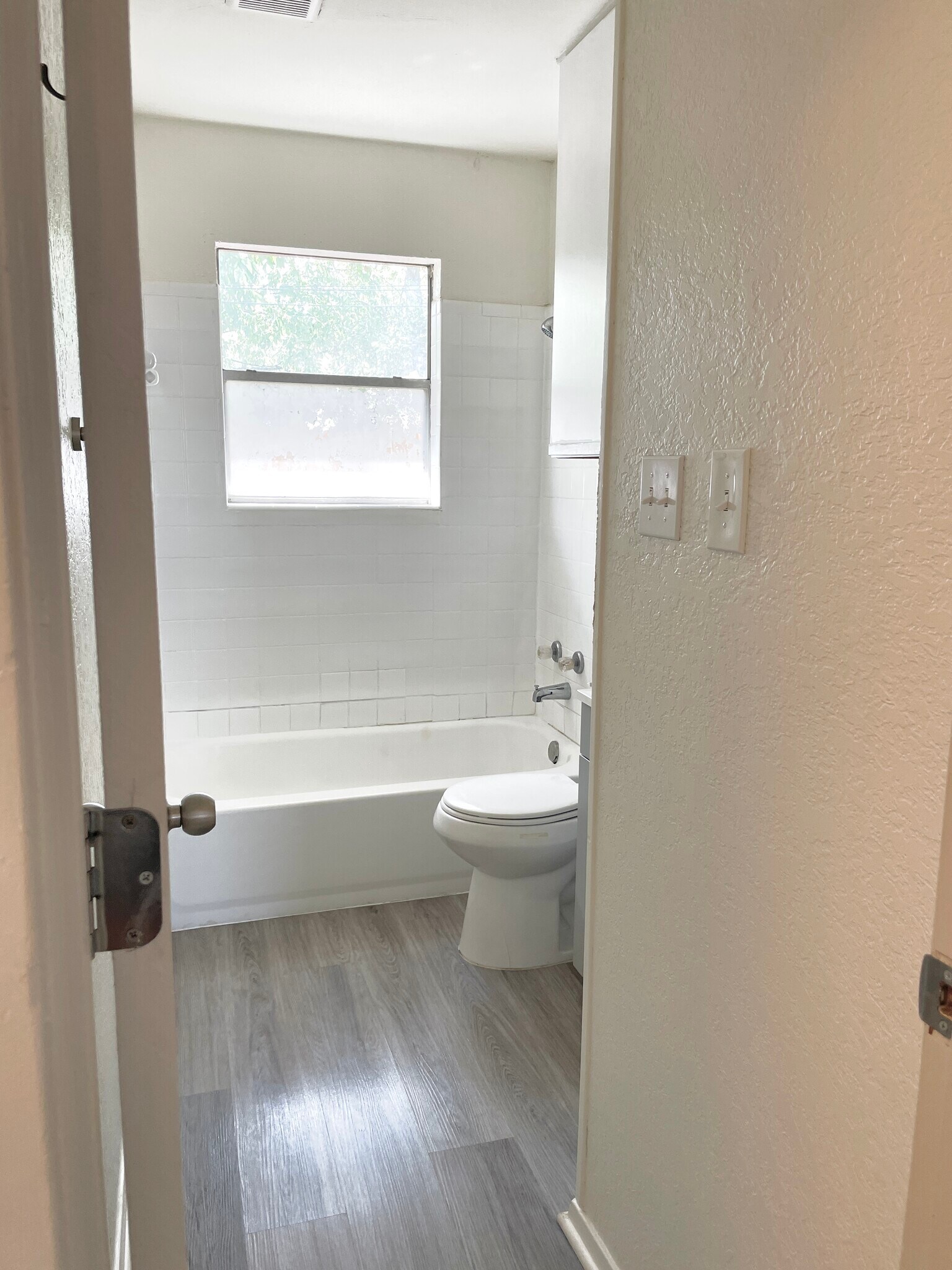 Building Photo - 8337 Clifford St