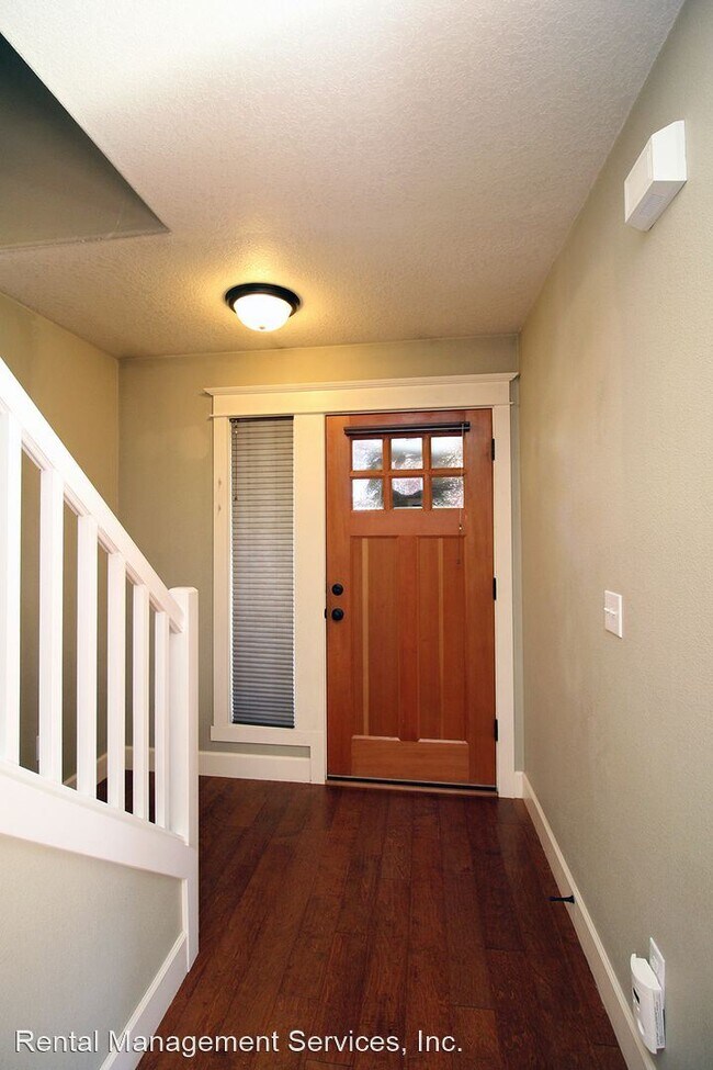 Building Photo - 3 br, 2.5 bath House - 866 N Farragut St
