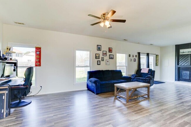 Building Photo - 3808 Sugar Creek Cir