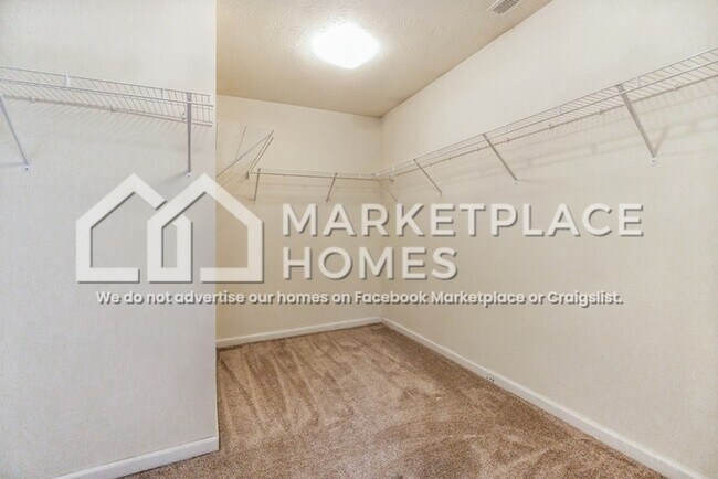 Building Photo - 794 Carolina Way