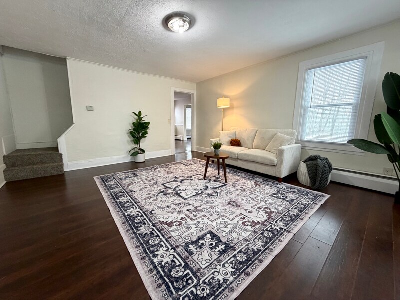 Building Photo - 184 Burritt Rd