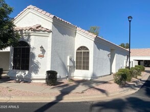 Building Photo - 320 S 70th St