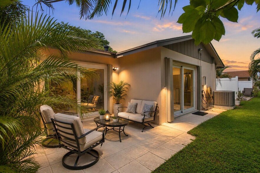 Building Photo - 5284 Breadfruit Cir