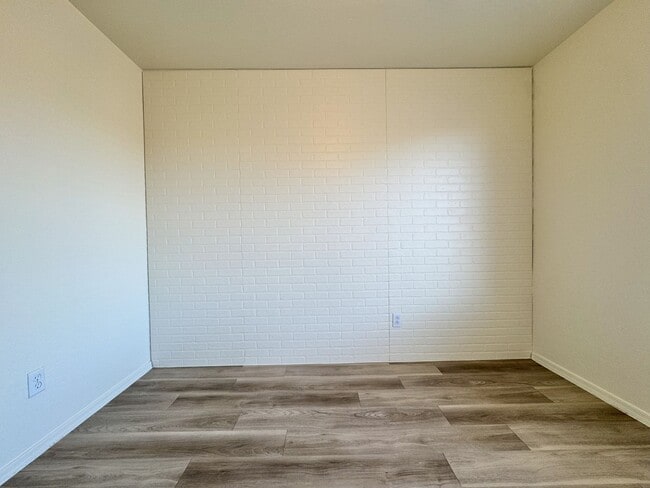 Building Photo - ASHLEY HEIGHTS 3 BEDROOM WITH HUGE BACKYARD