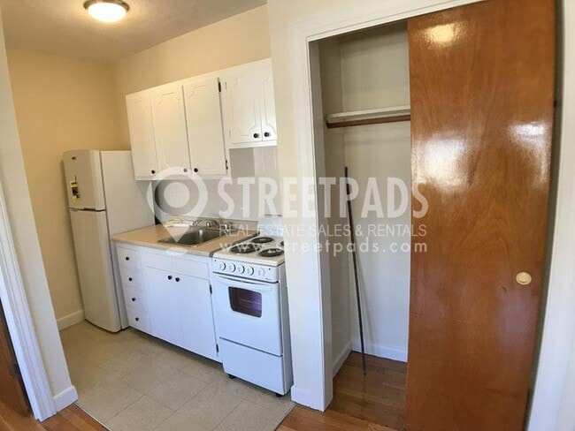 Building Photo - 1 bedroom in Boston MA 02135