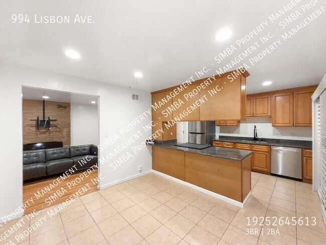 Building Photo - 994 Lisbon Ave