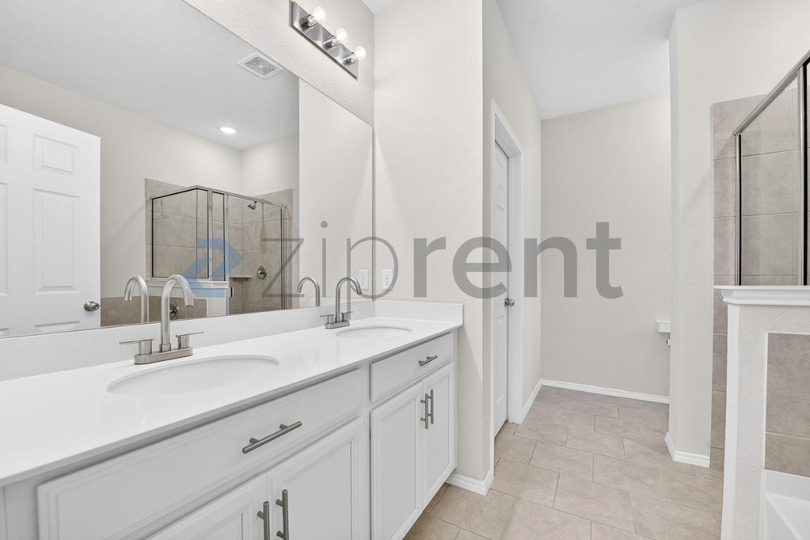 Building Photo - 504 Banbury Ct