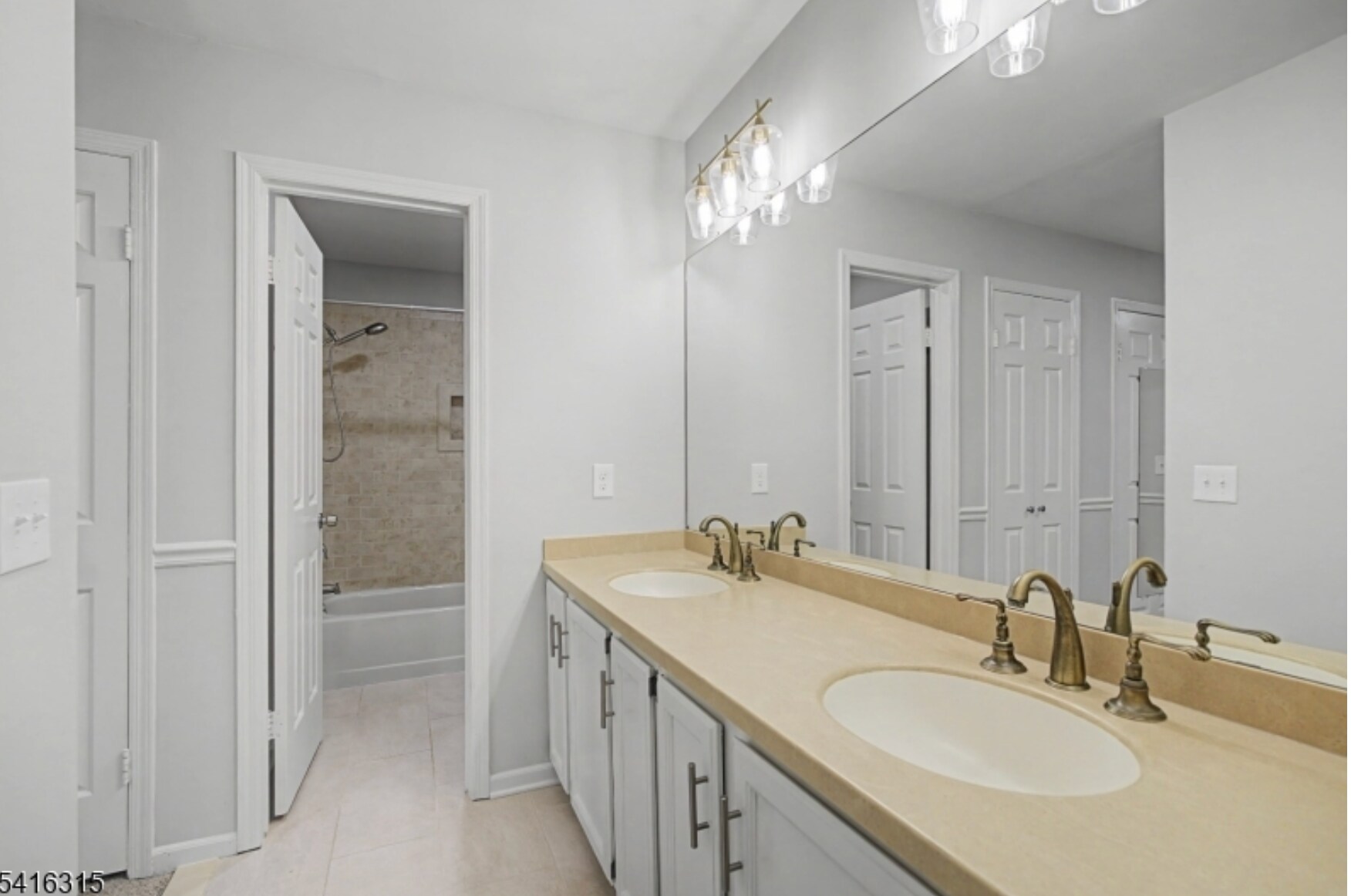 Building Photo - 6 Exeter Rd