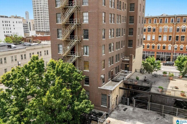 Building Photo - 2201 1st Ave N