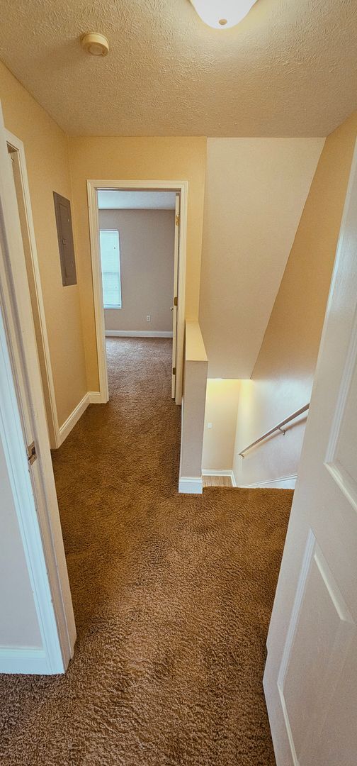 Building Photo - 441 Impala Dr