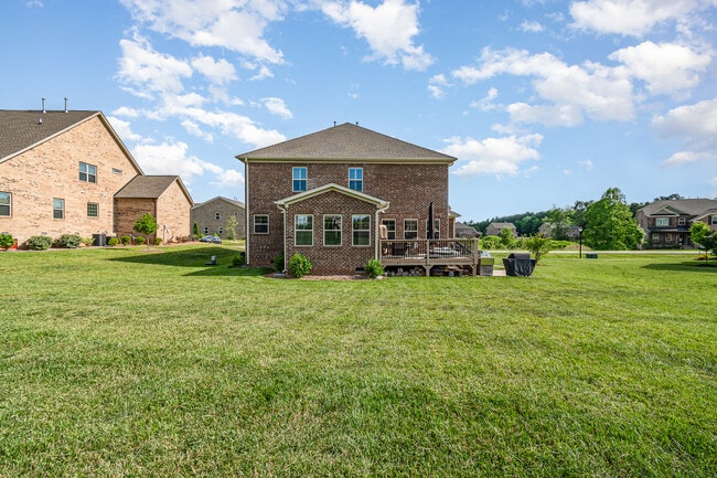 Building Photo - 6006 Tanoak Ct