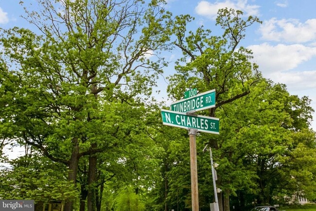 Building Photo - 5113 N Charles St