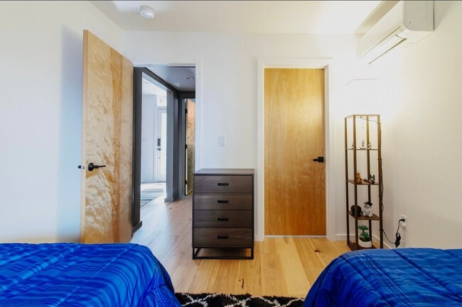 Building Photo - Modern 3 Bed, 3.5 Bath Townhouse for Rent